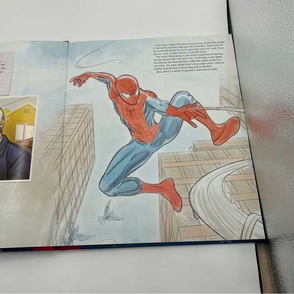 Marvel Spider-Man Spideyography with Red and Blue Cover - Picture 10 of 13